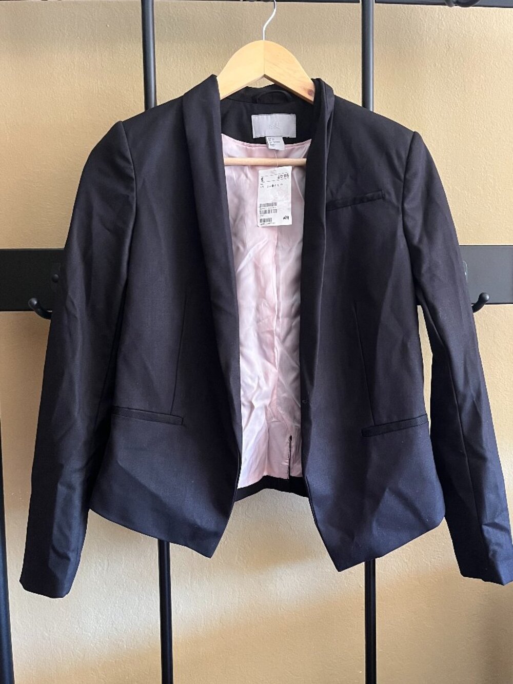 NWT H&M Fitted Blazer in Black / Size 6